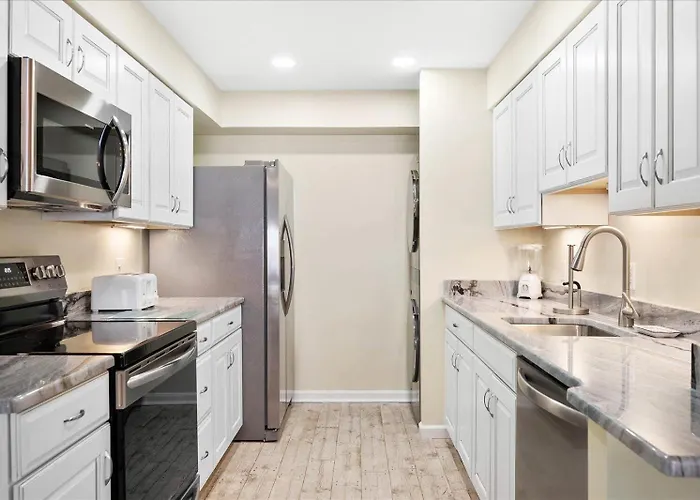 Beautiful 3 Bedroom Towers With Indoor Pool & Fitness Center! Ocean Stadt