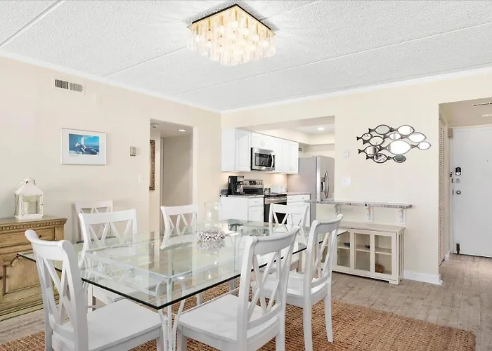 Beautiful 3 Bedroom Towers With Indoor Pool & Fitness Center!