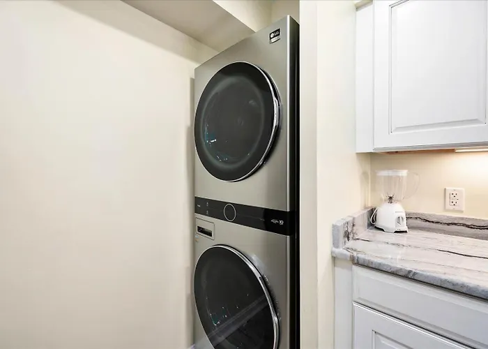 Ferienhaus Beautiful 3 Bedroom Towers With Indoor Pool & Fitness Center!