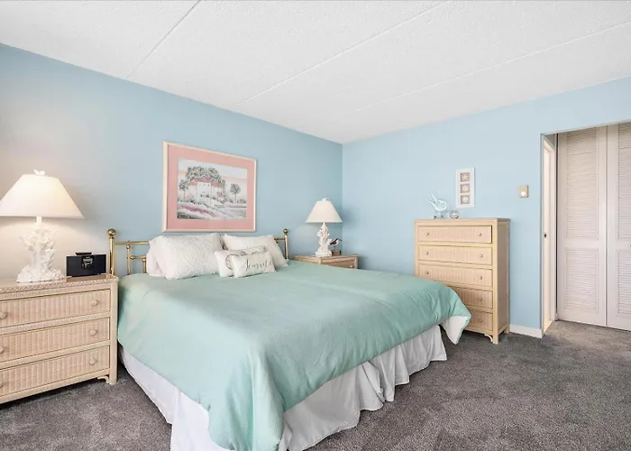 Beautiful 3 Bedroom Towers With Indoor Pool & Fitness Center! * Ocean Stadt