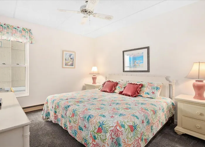 Beautiful 3 Bedroom Towers With Indoor Pool & Fitness Center!