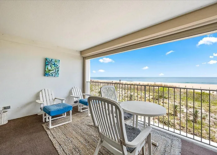 Beautiful 3 Bedroom Towers With Indoor Pool & Fitness Center! *