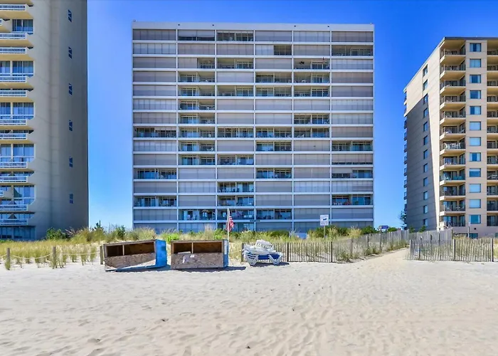 Beautiful 3 Bedroom Towers With Indoor Pool & Fitness Center!